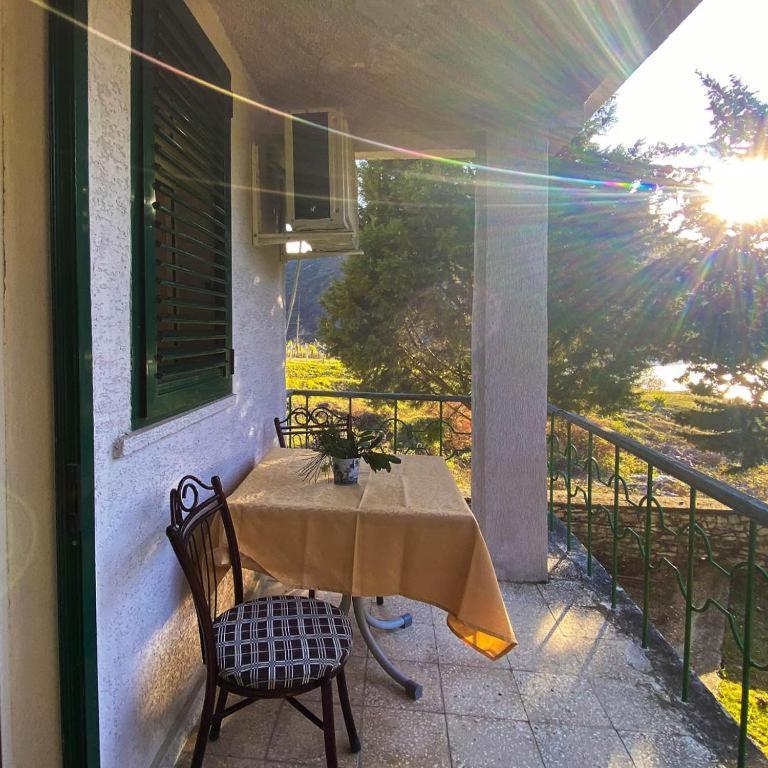 Agroturizem Hotel Vila Franceze Koman Bagian luar foto