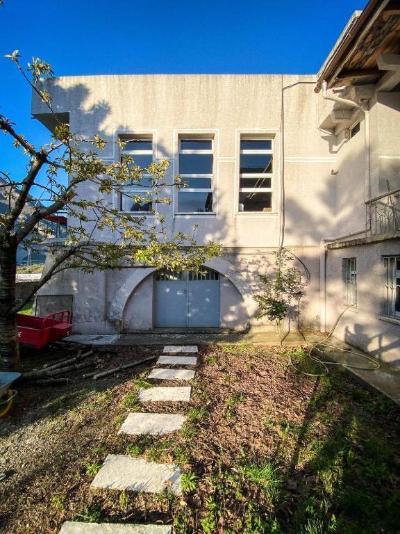 Agroturizem Hotel Vila Franceze Koman Bagian luar foto