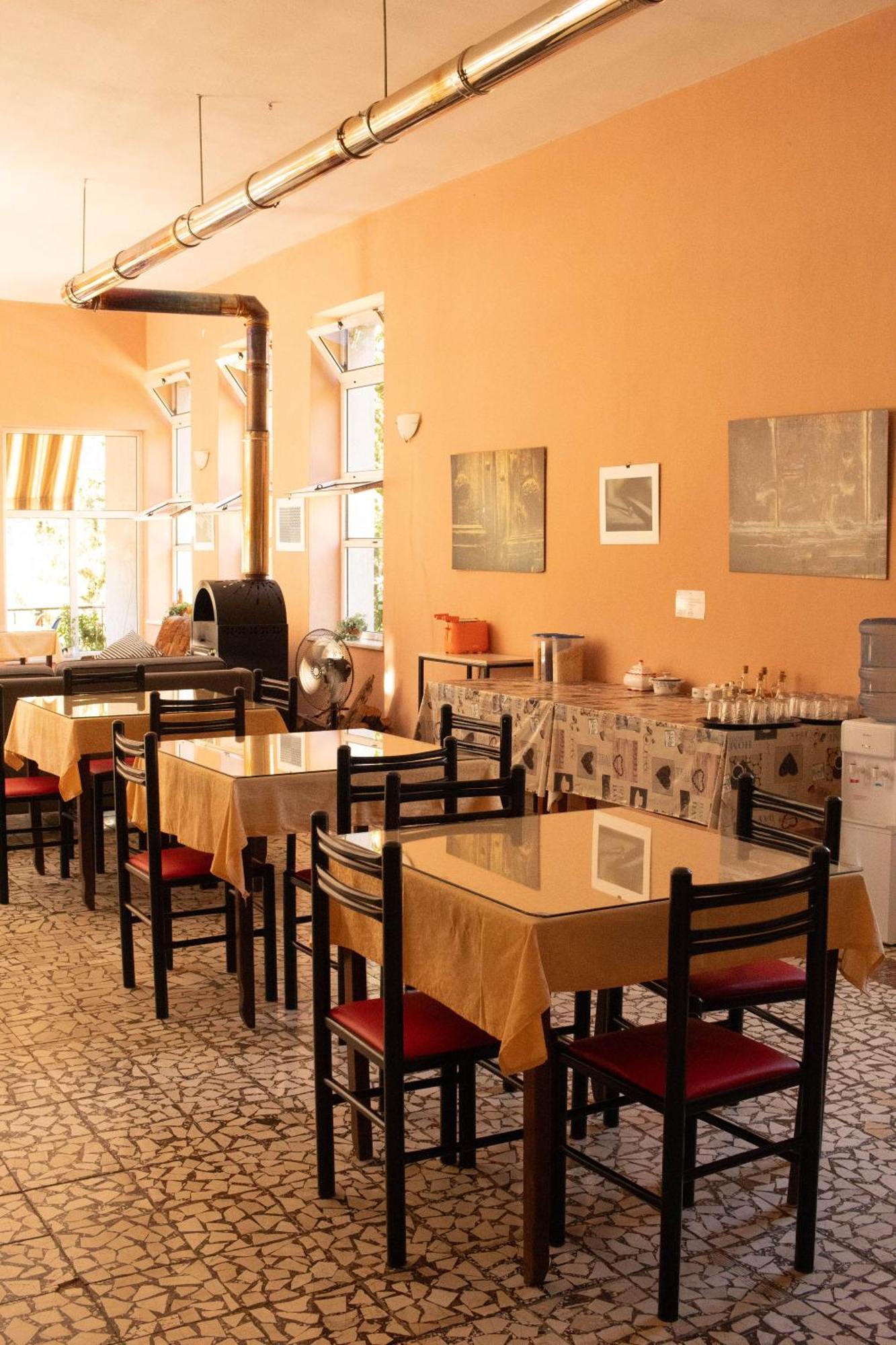 Agroturizem Hotel Vila Franceze Koman Bagian luar foto