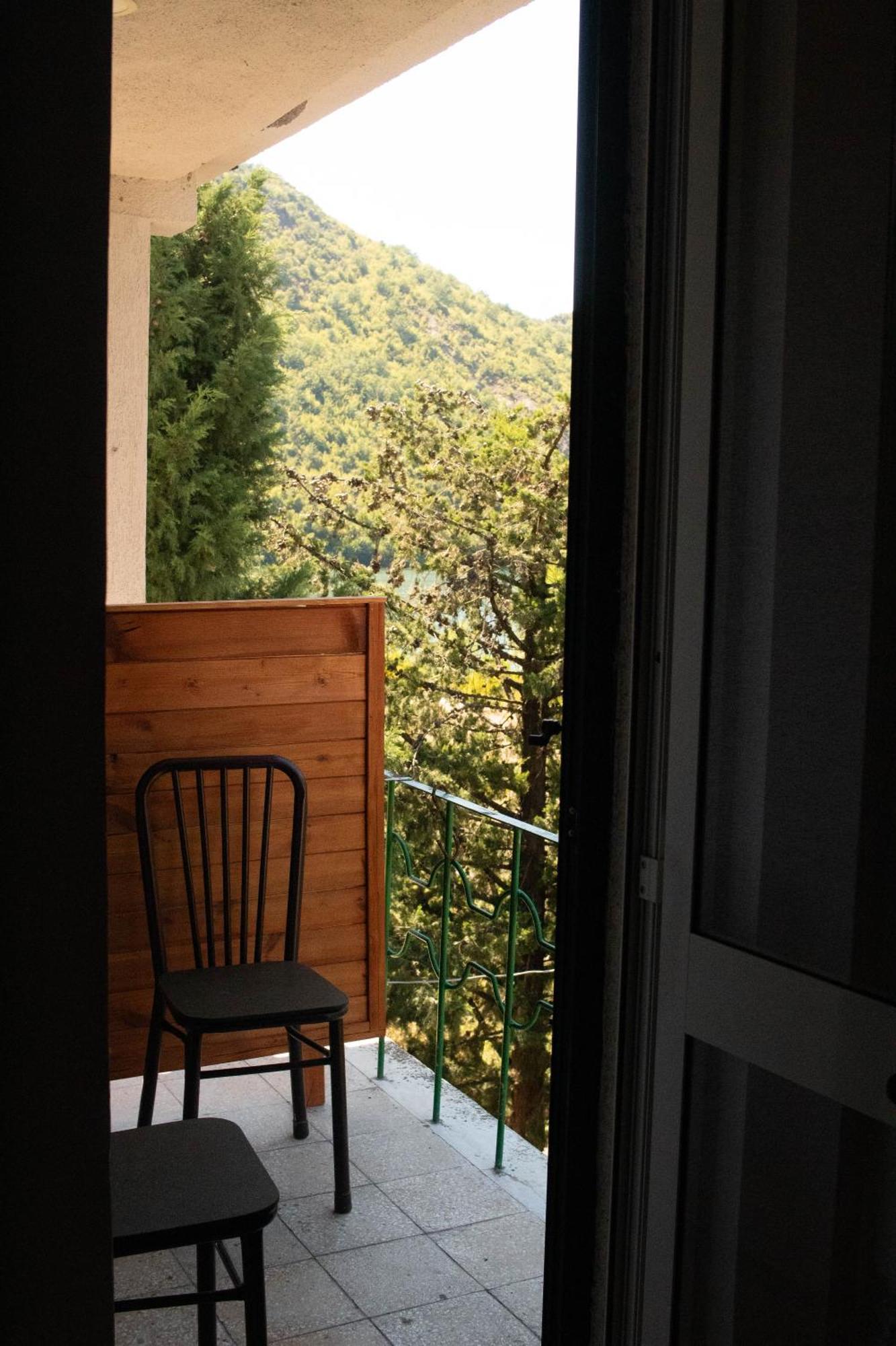 Agroturizem Hotel Vila Franceze Koman Bagian luar foto